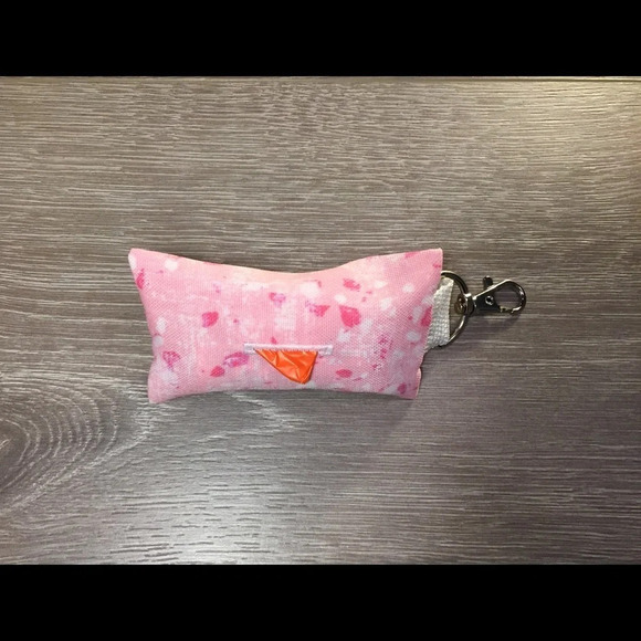 Dog Waste Bag Dispenser Pink & White Print - Picture 1 of 3
